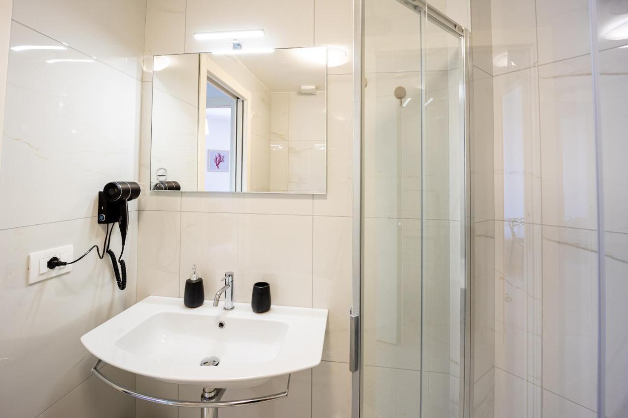 Aregai Marina Exclusive Seaside Apartments Santo Stefano al Mare Extérieur photo